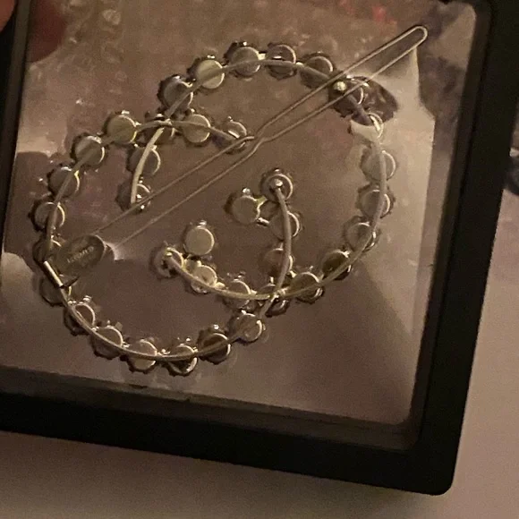 Gucci Dazzling Crystal Hair Clip COMES WITH BOX